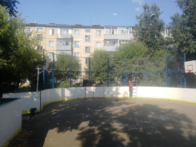 Ремонтные работы на спортплощадке в Шахтинском проезде
