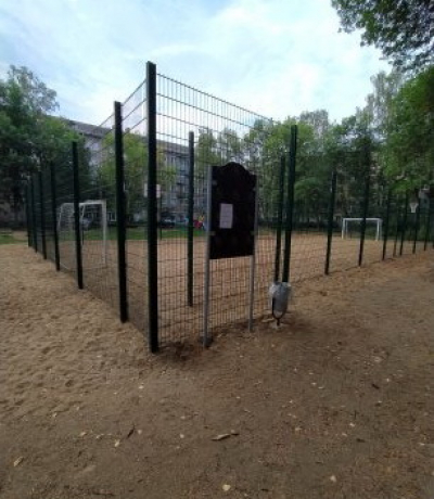 Новая спортивная площадка по адресу пр. Строителей, д.67.