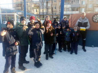 Соревнования по дартсу.