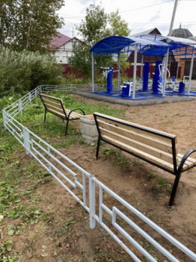 В переулке 2-й Кирпичный у дома 6/27 завершено строительство новой спортивной многофункциональной площадки.
